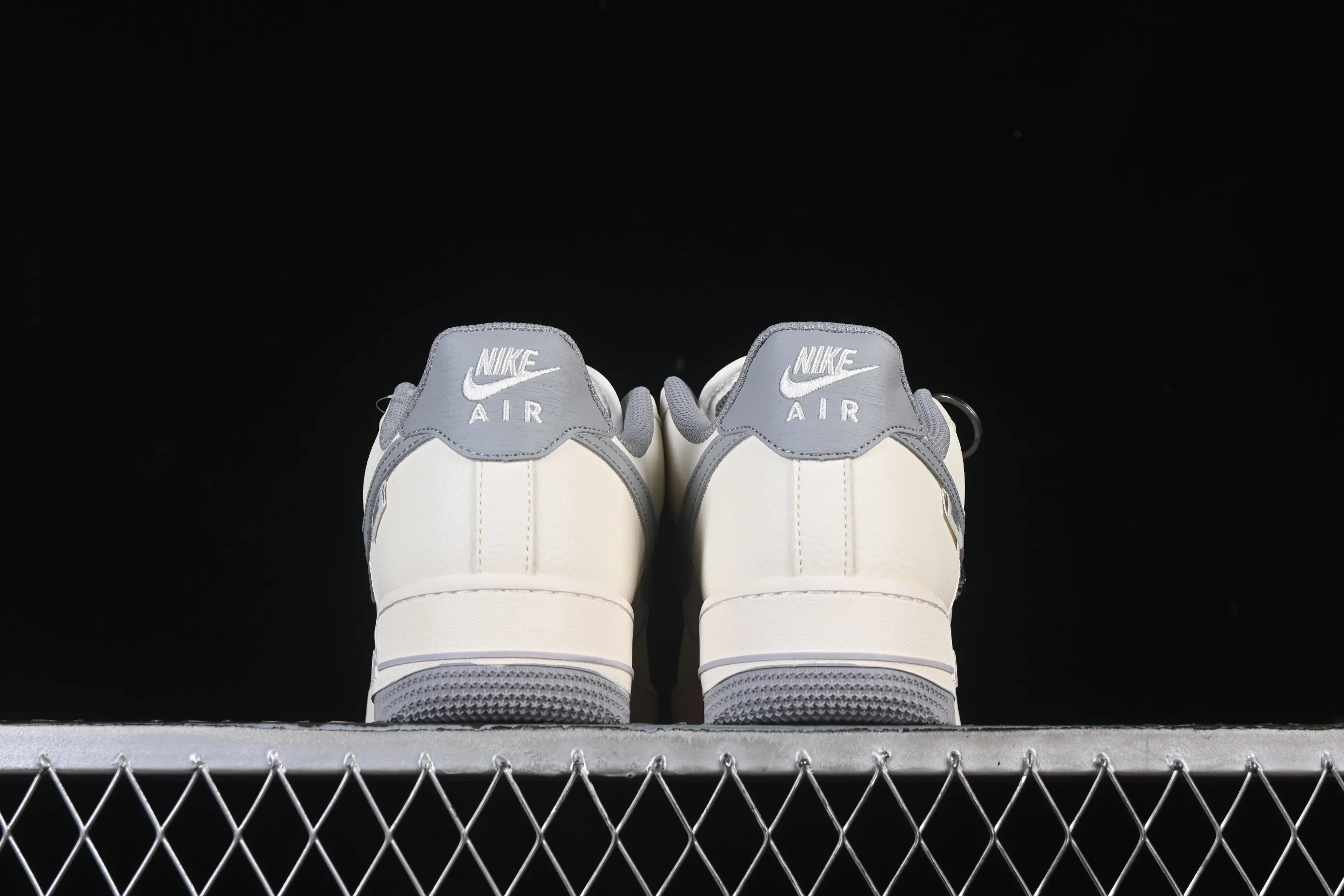 All categories Nk Air Force 1 Air Force series Nk Air Force 1 Low Air Force low-top Nike Air Force 1'07 Low Nike tree pattern classic gray Air Force 1 low-top casual sneakers SM6668-106